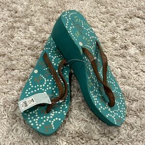 Women’s flip flops